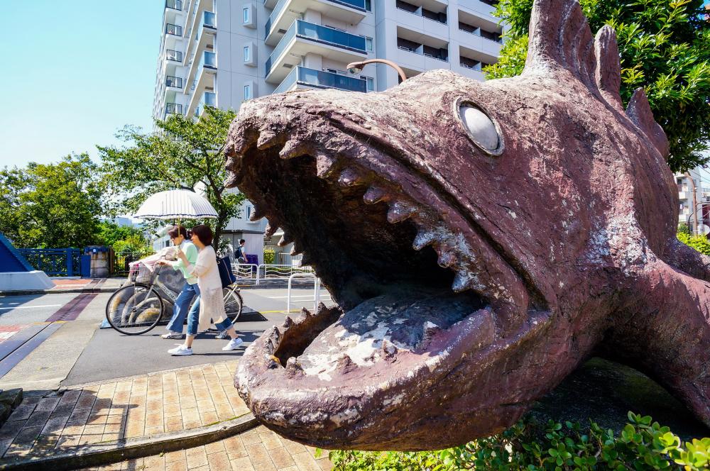 ③GOMBESSA(シーラカンス) パブリック・アート特集