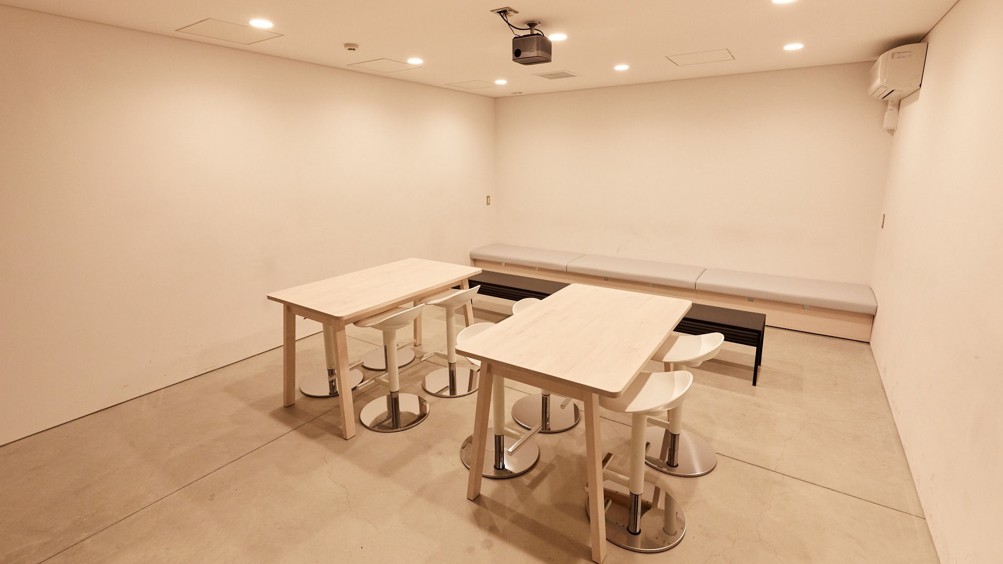 KARAOKE & BAR アンダービート 画像5