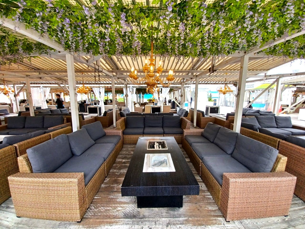 THE BBQ BEACH in TOYOSU