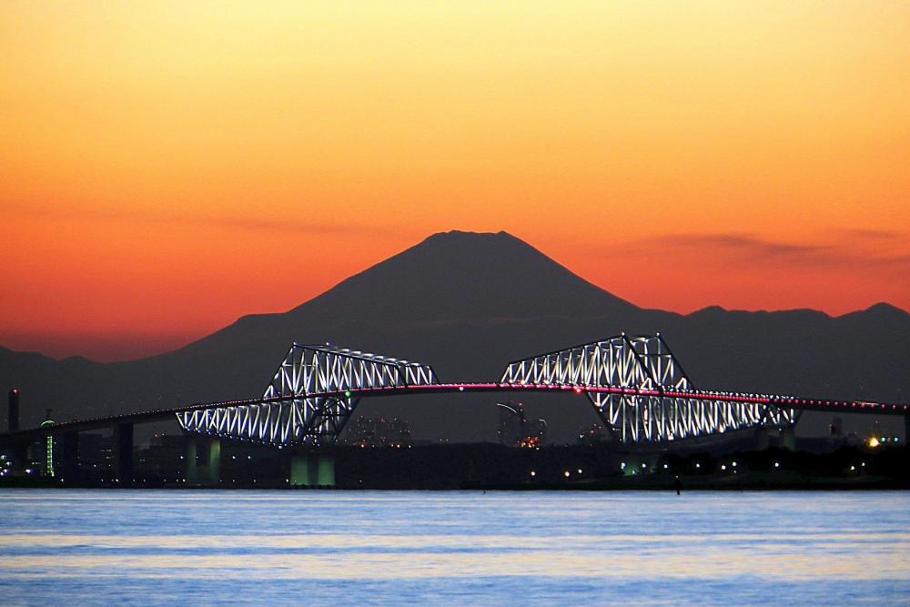 2020年　江東区長賞受賞作品
『東京ゲートブリッジと富士山』 2022年度観光写真コンテスト応募方法の変更について